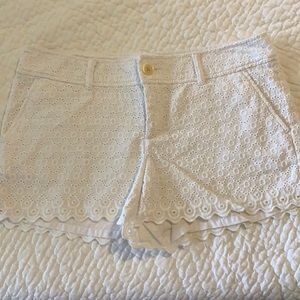 Lilly Pulitzer white eyelet Walsh short size 8
